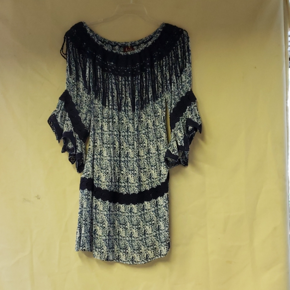 LAST CHANCE.  DONATING 2/28 dress